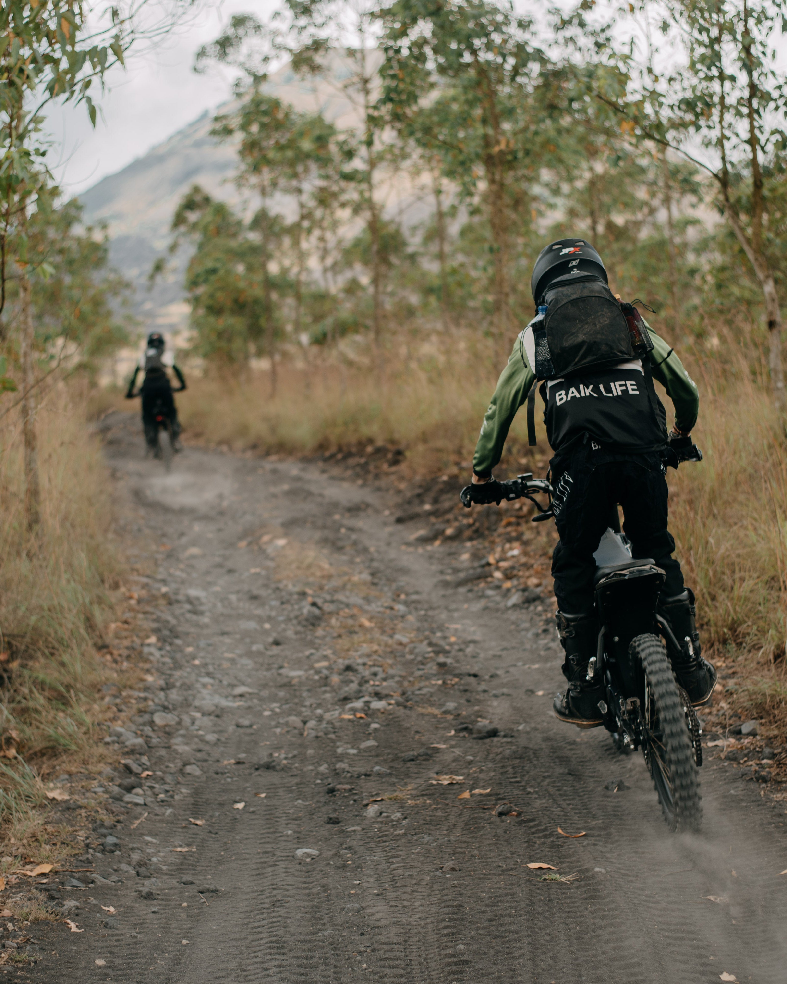 Full-day: volcano & deep forest trails